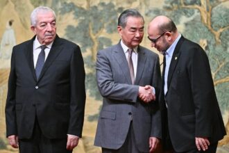 China Tries to Play Power Broker Among Palestinians